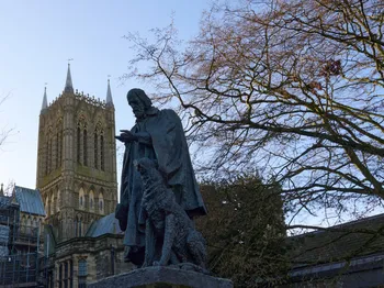 Statue of Lord Tennyson against Lincoln Cathedral on a bright winter's day.jpg